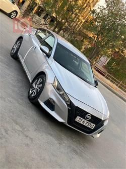 نيسان ألتيما